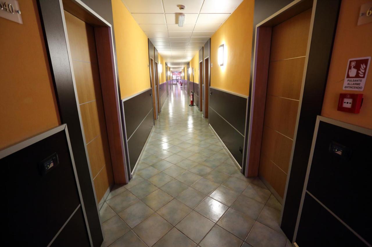 Hotel Palacavicchi Ciampino Exterior foto